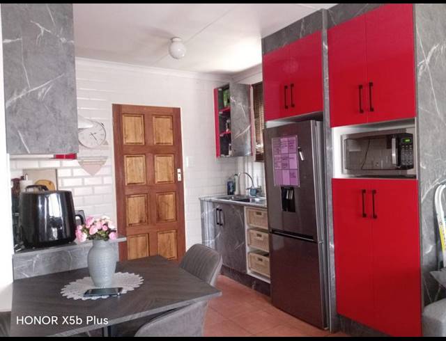 2 BEDROOM HOUSE FOR SALE IN WINDMILL PARK EXT